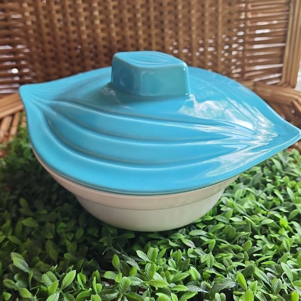 Vintage 60's Ceramic Leaf Shaped Lid With Bowl
